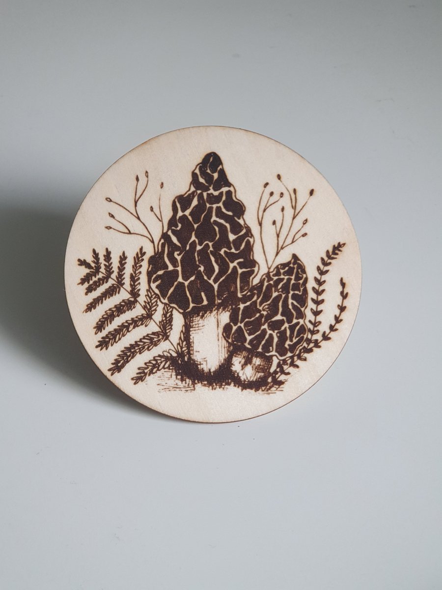 Ručně vyrobený dřevěný Kulatý podtácek - Fungi series - Smrž