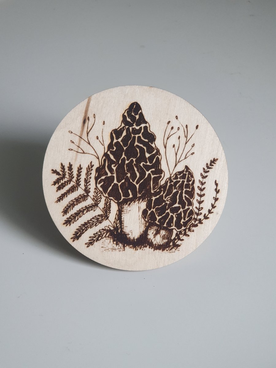 Ručně vyrobený dřevěný Kulatý podtácek - Fungi series - Smrž
