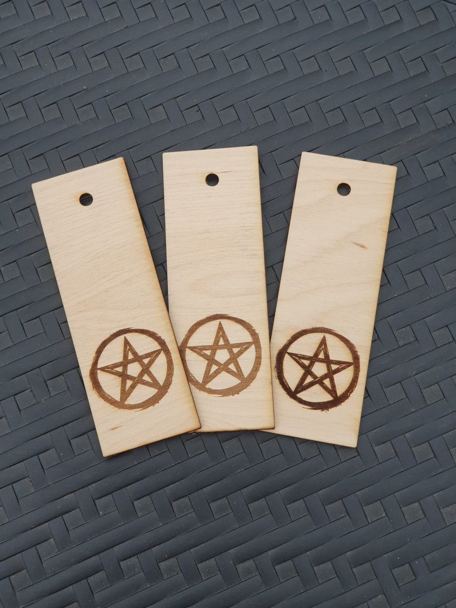 Ručně vyrobená dřevěná Knižní záložka - Symbol - ochranný pentagram