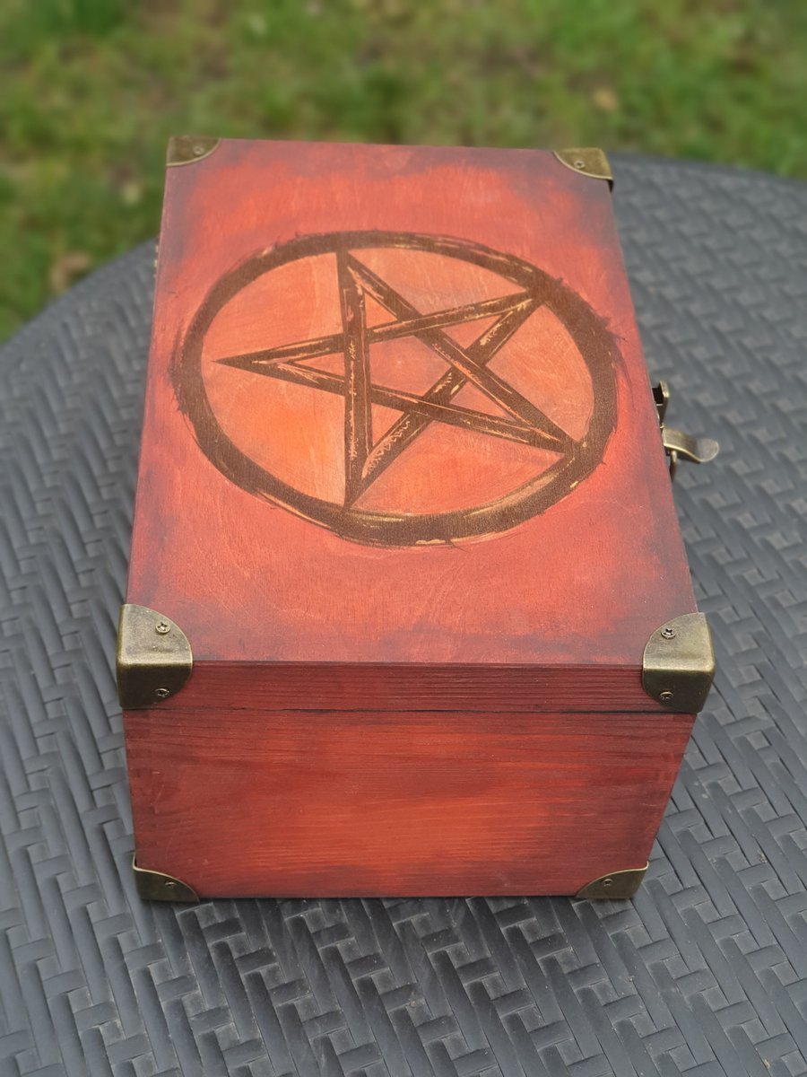 Ručně vyrobená dřevěná Truhla - Symbol - ochranný pentagram