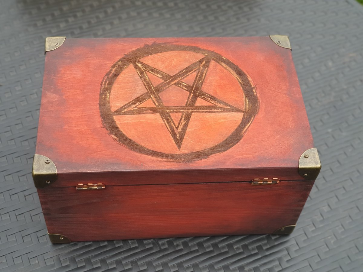 Ručně vyrobená dřevěná Truhla - Symbol - ochranný pentagram