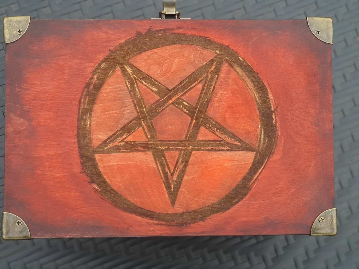 Ručně vyrobená dřevěná Truhla - Symbol - ochranný pentagram