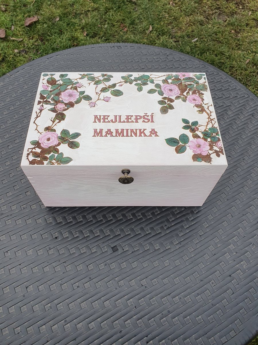 Ručně vyrobená dřevěná Truhla - Květiny pro nejlepší maminku