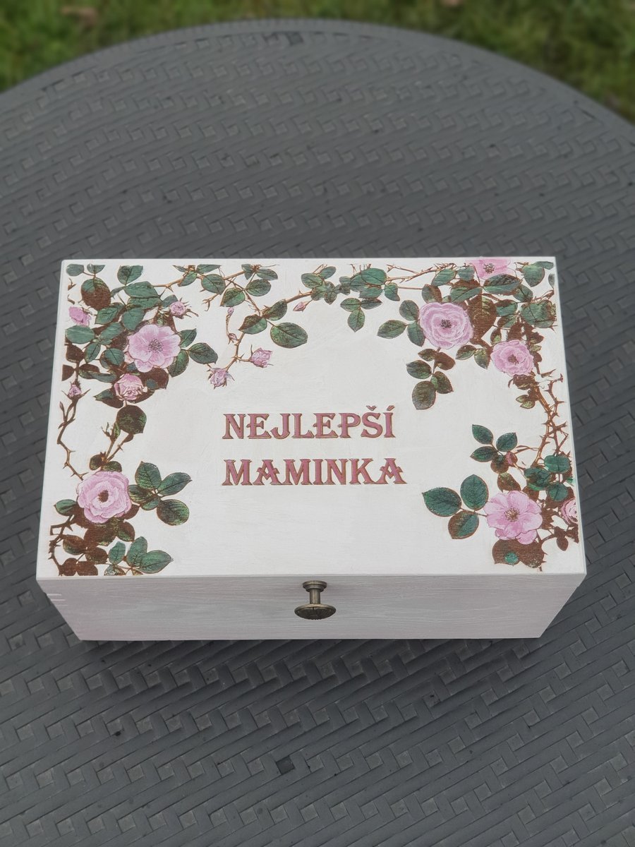 Ručně vyrobená dřevěná Truhla - Květiny pro nejlepší maminku