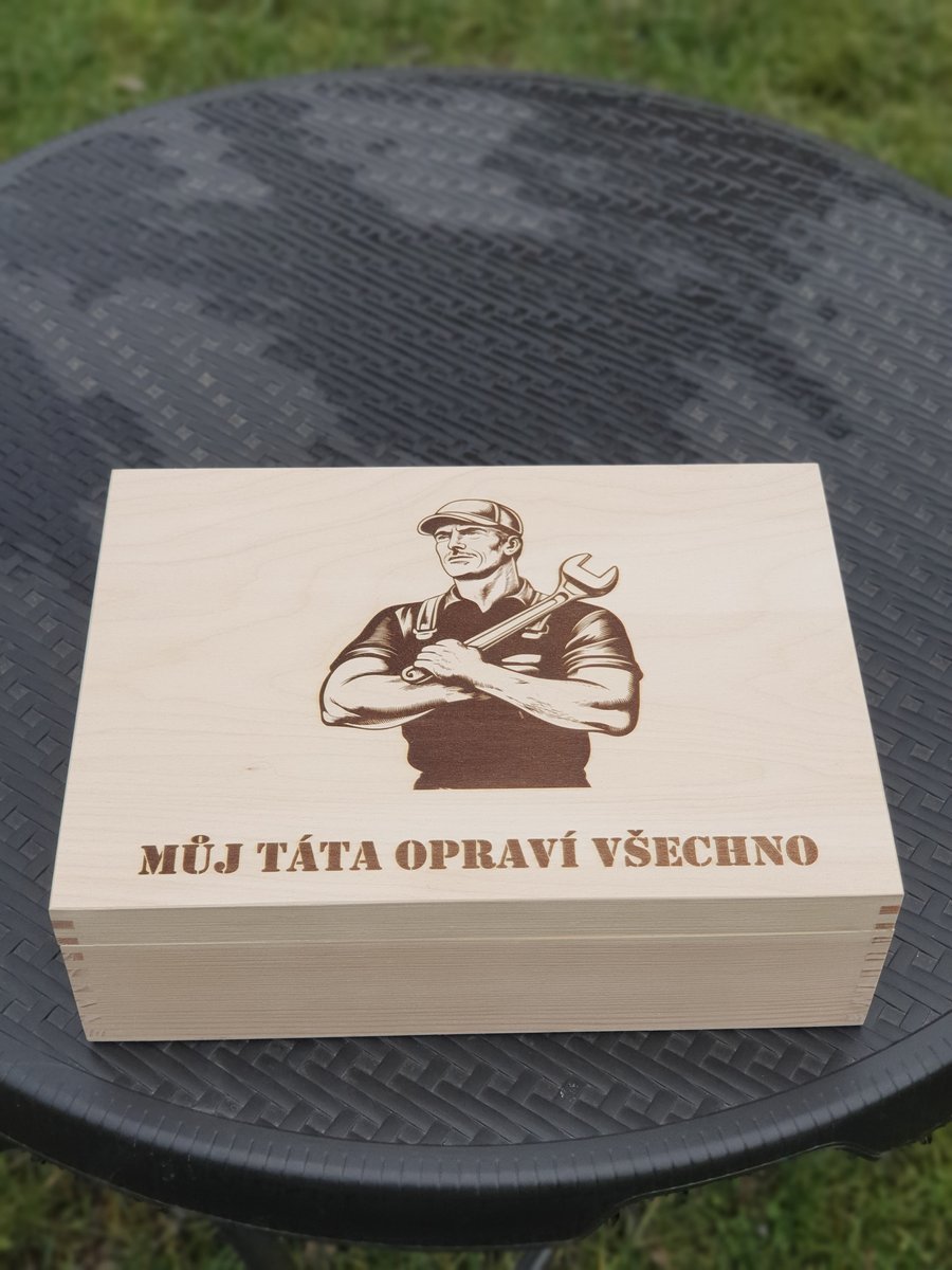 Ručně vyrobená dřevěná Truhla - Můj táta opraví všechno