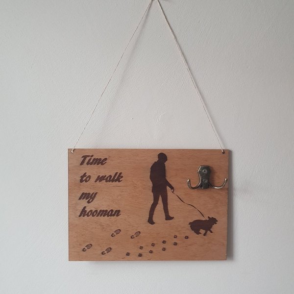 Ručně vyrobený dřevěná Věšák - Malý věšák pro psy - Mops (lazurovaný)